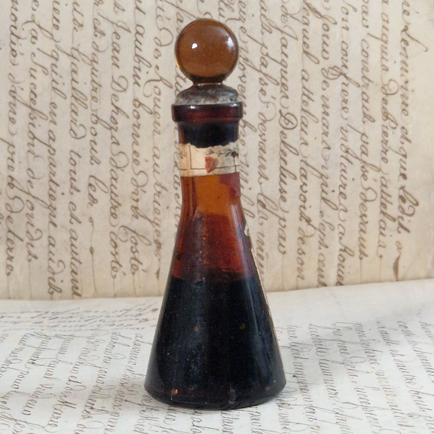 Ancien Flacon conique « Intrait de Muguet » entamé