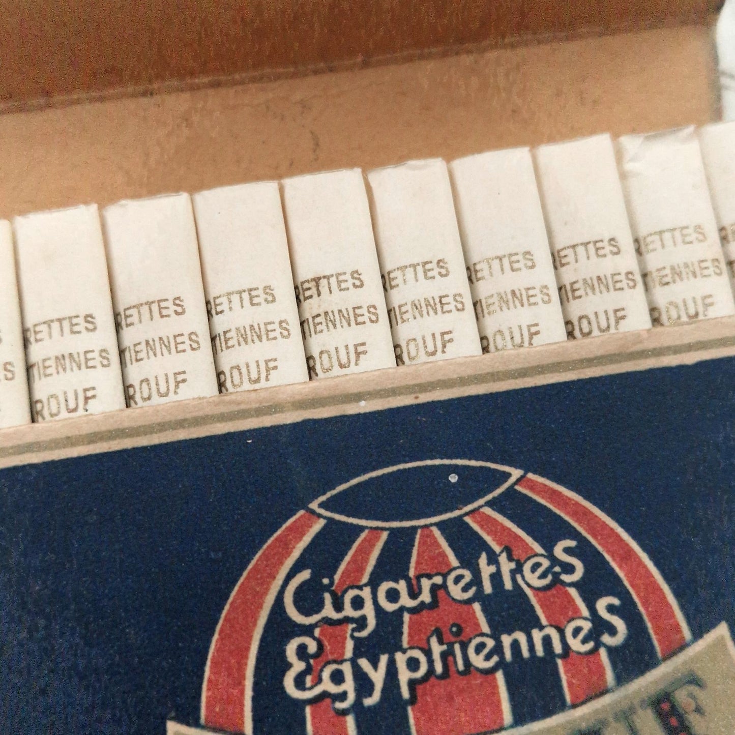 Complete box of Egyptian cigarettes "MAROUF No. 9".