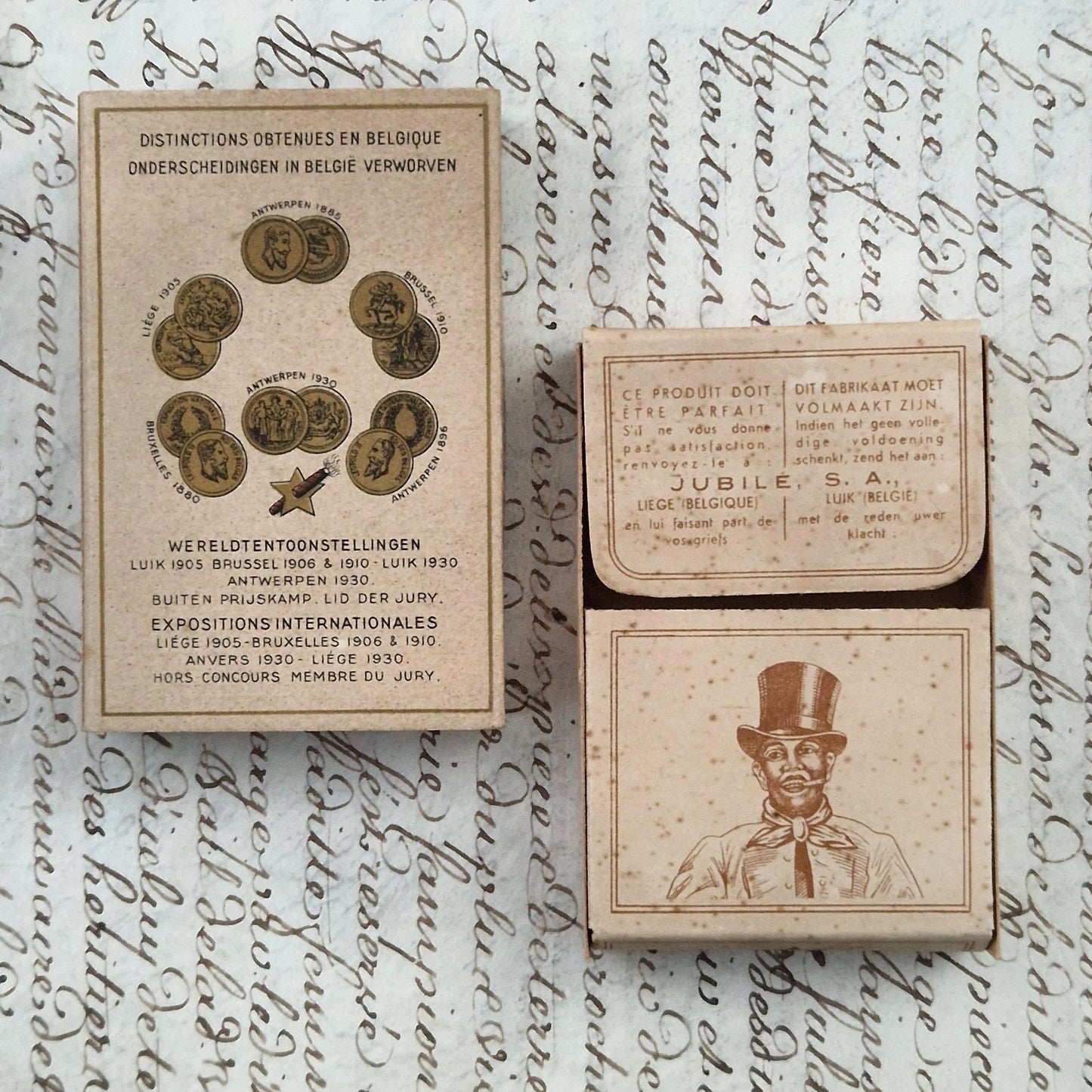 Box of “John” cigarettes - Colonias Hermanos