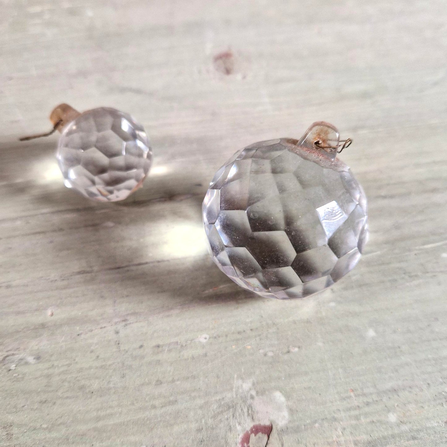 Set of 2 glass "ball" shaped pendants