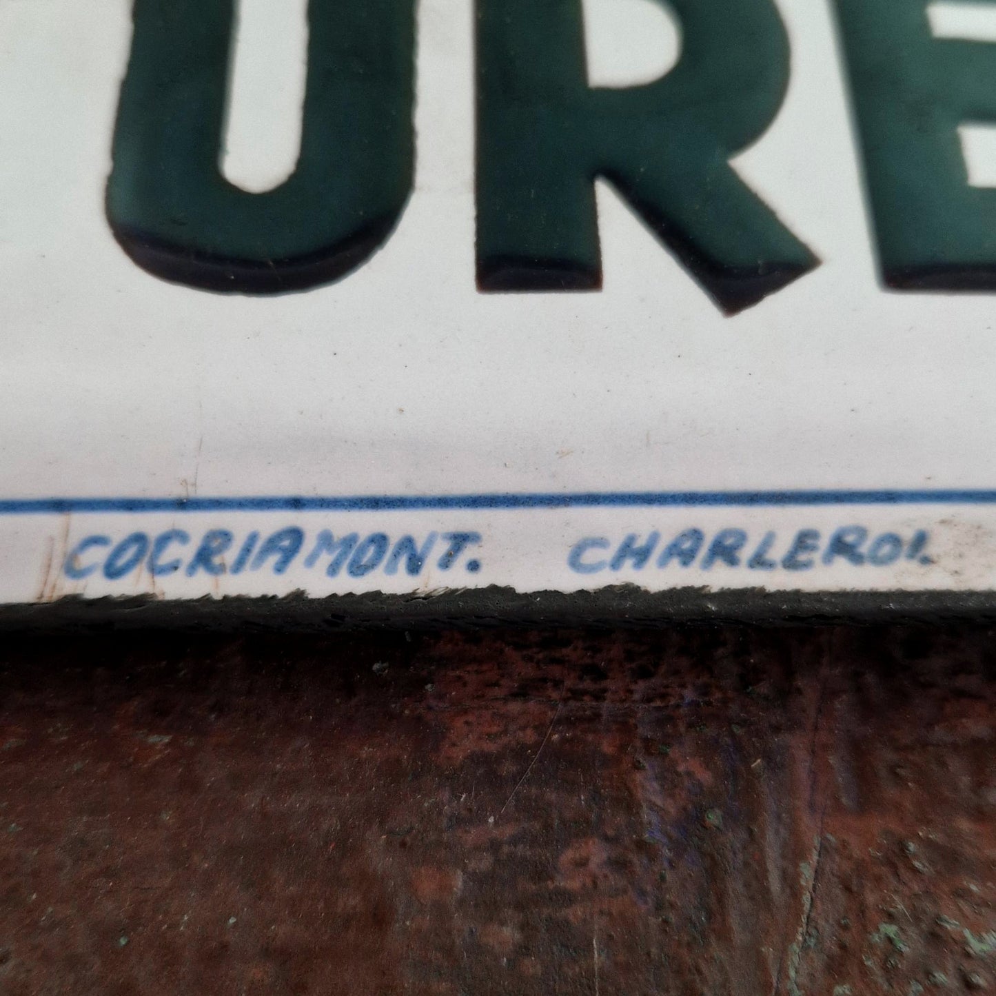 Plaque émaillée ancienne « Nelly Couture »