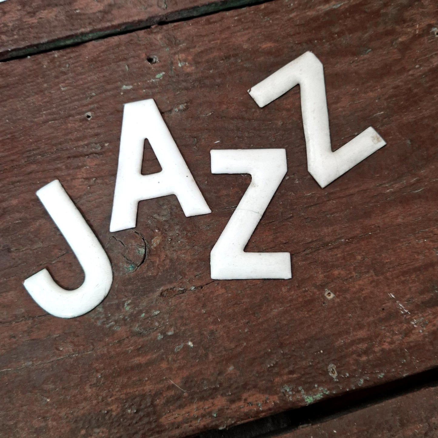 Anciennes lettres émaillées x4 - « JAZZ »