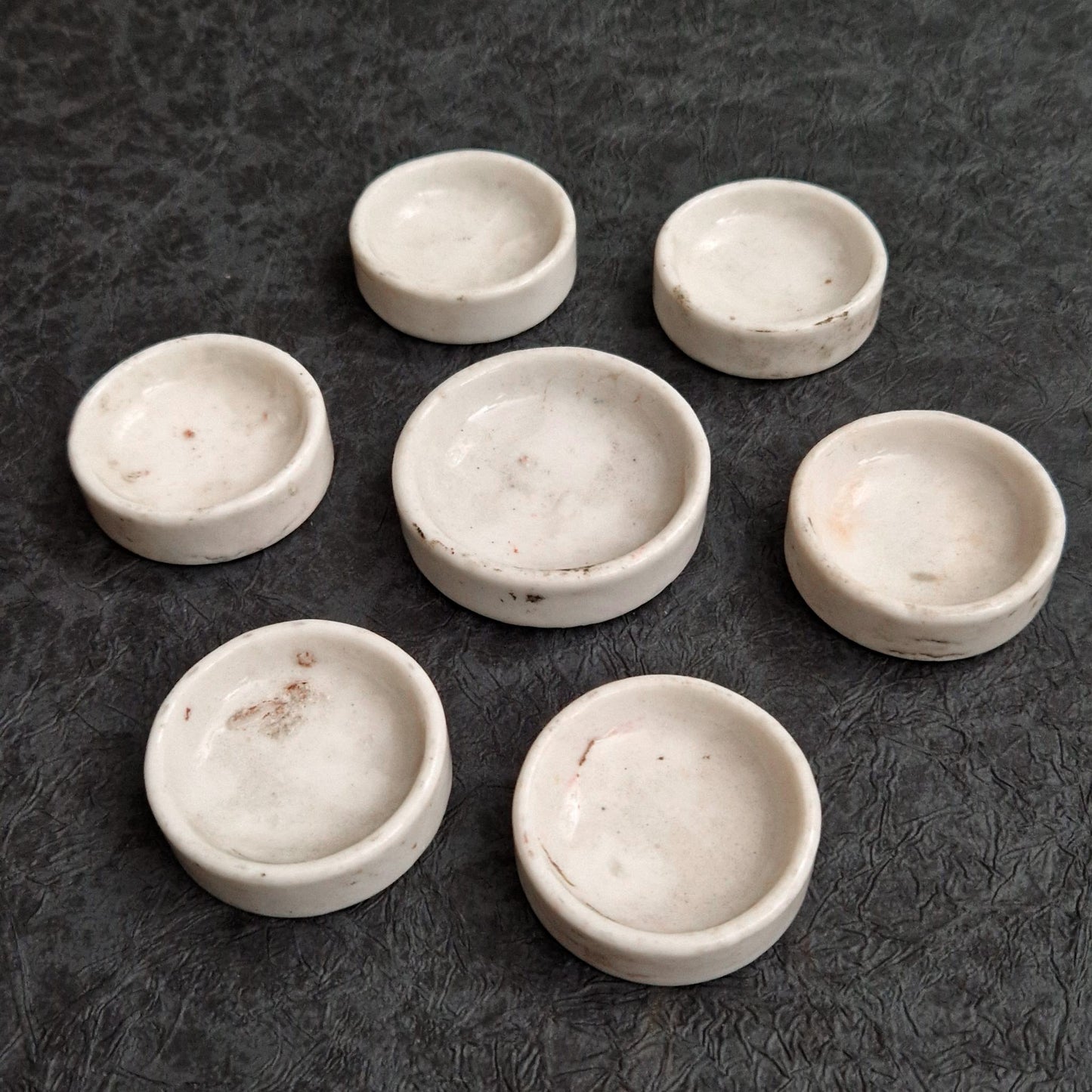Set of 7 ceramic paint pots