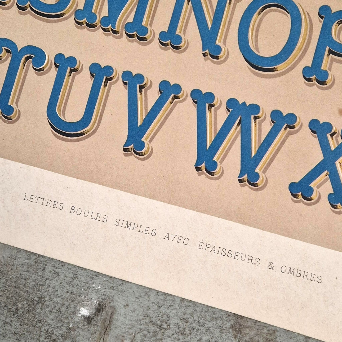 Planche typographique « Lettres boules simples »