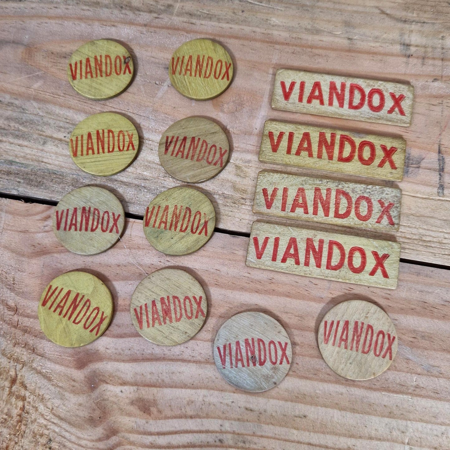Anciens jetons publicitaires Viandox - en bois