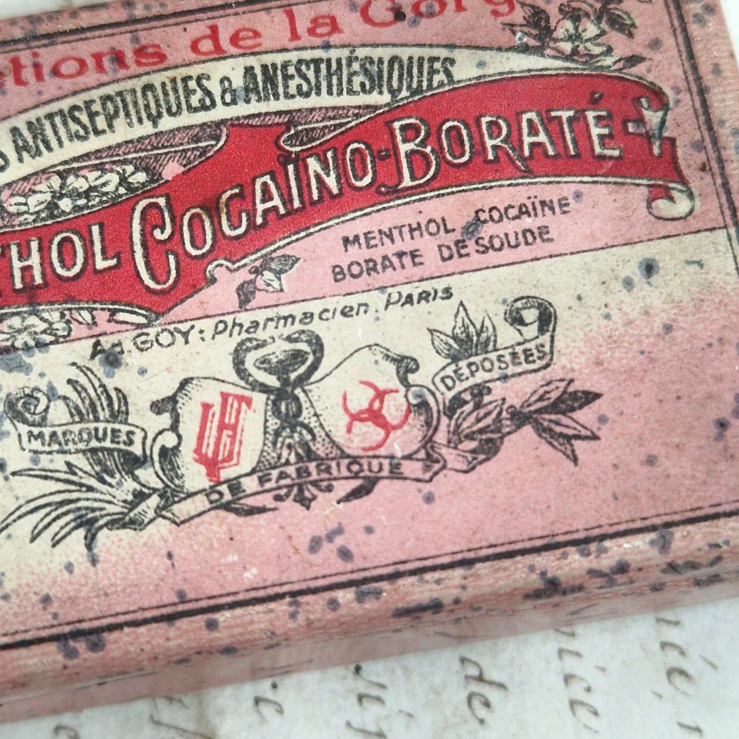 Ancienne boite de pastilles « Menthol Cocaine et Borate »