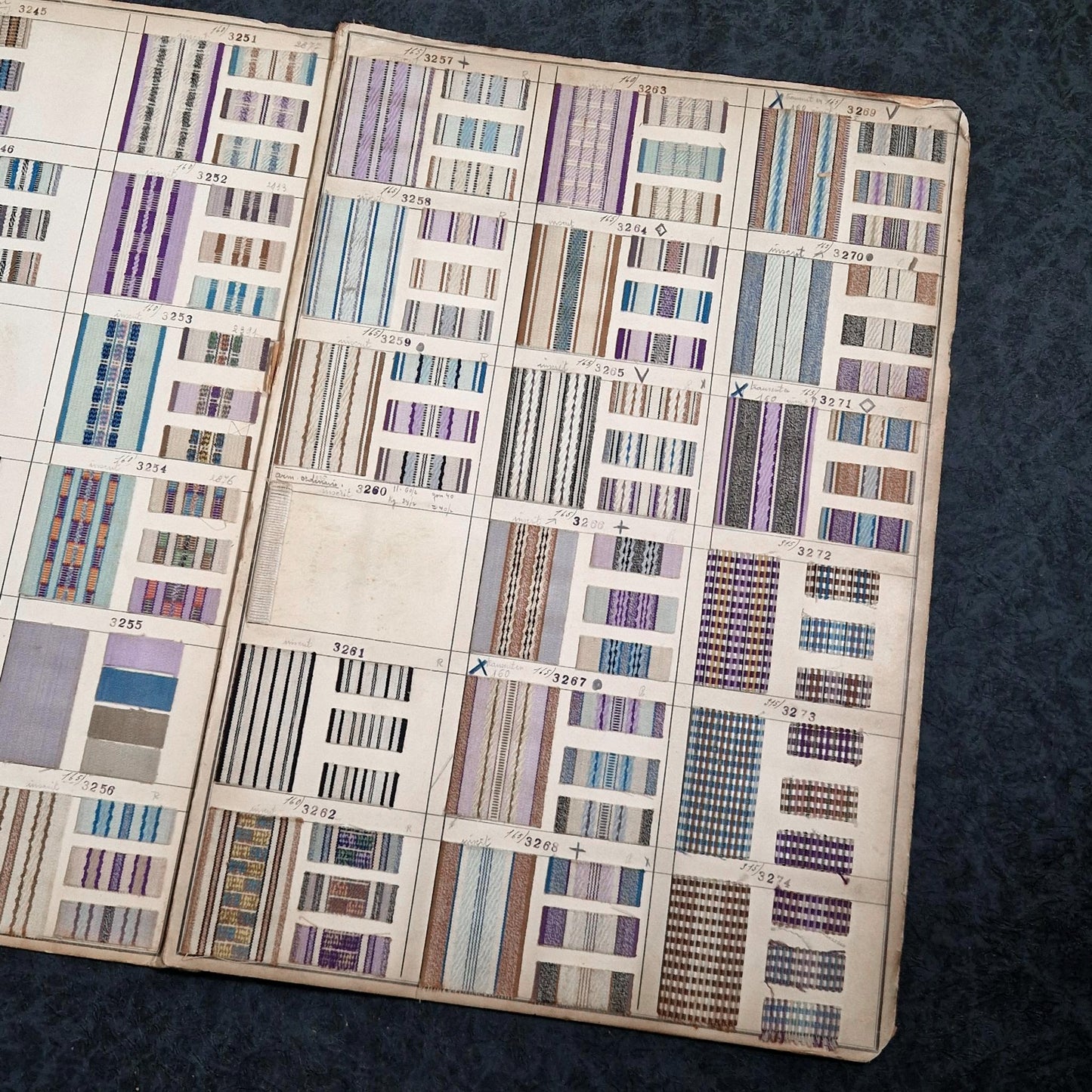 Échantillonnier textile dépliant - 4 pages ~280 modèles