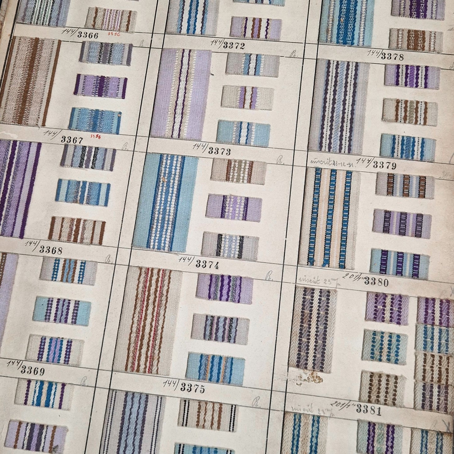 Planche d'échantillons textiles double face, Vers 1920