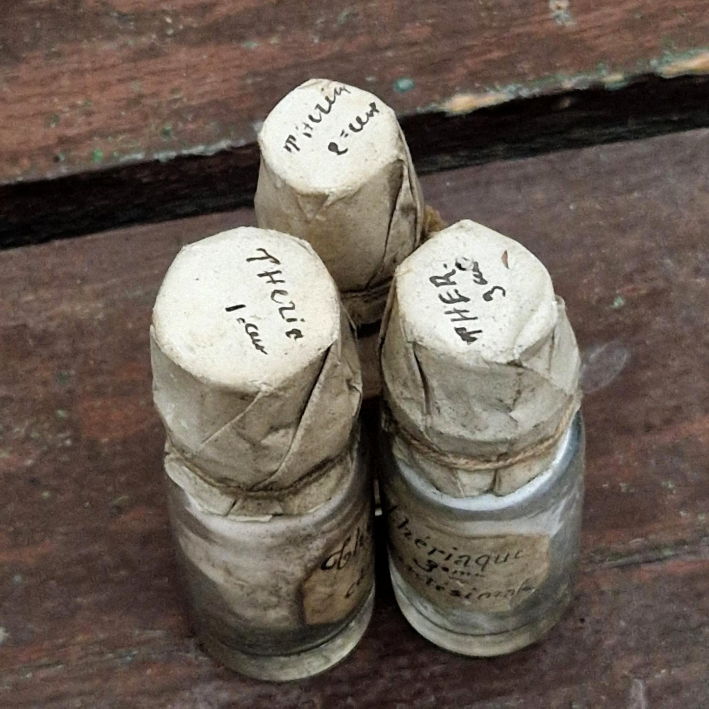 3 anciens flacons « Thériaque centésimale » (l6)
