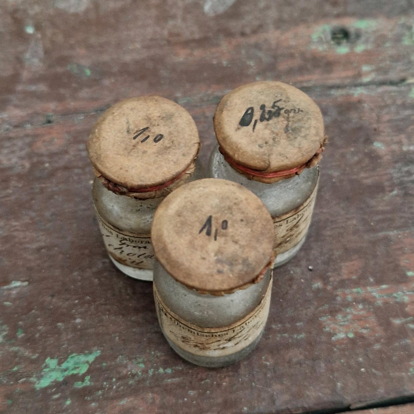 3 flacons miniatures « échantillons chimiques » (l8)