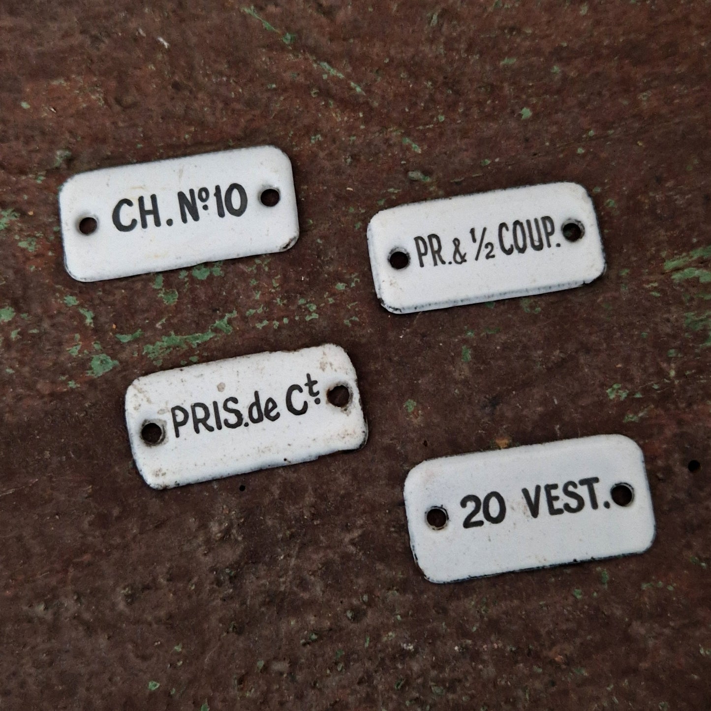 Lot de 4 plaques émaillées miniatures