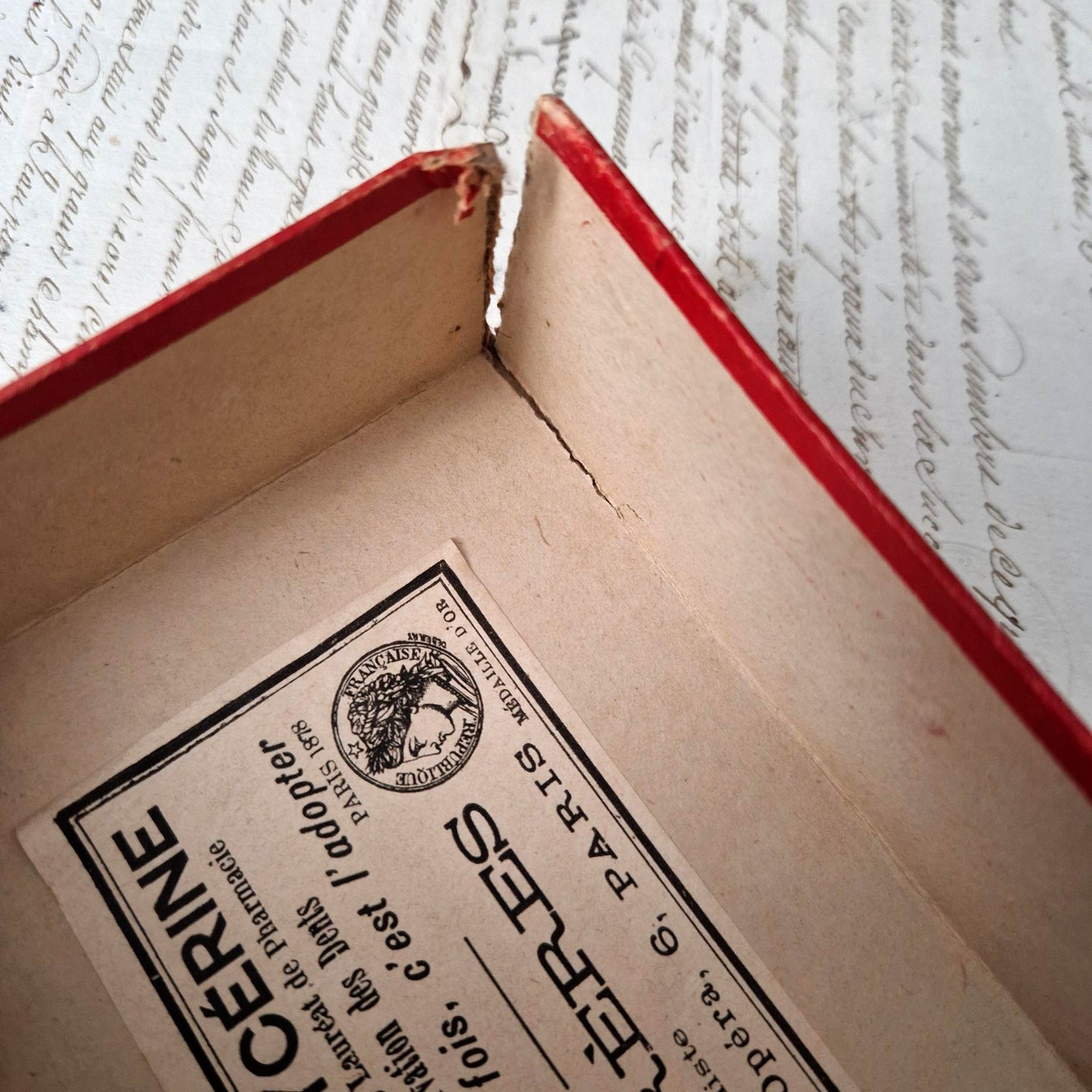 Rare antique "Bouquet Indien - Gellé Frères" box