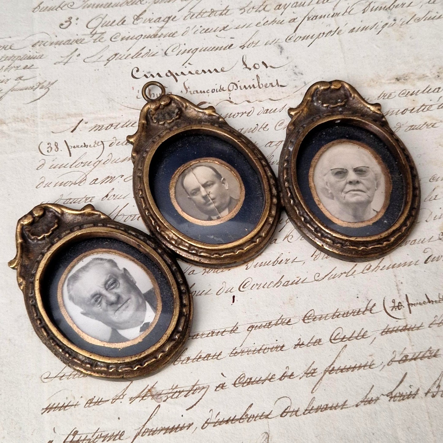 Bronze triptych wall-mounted photo frame - Circa 1900 / 1920