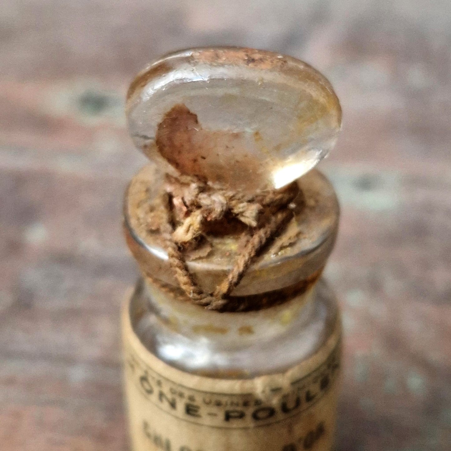 Miniature bottle "Brown Gold Chloride", circa 1920