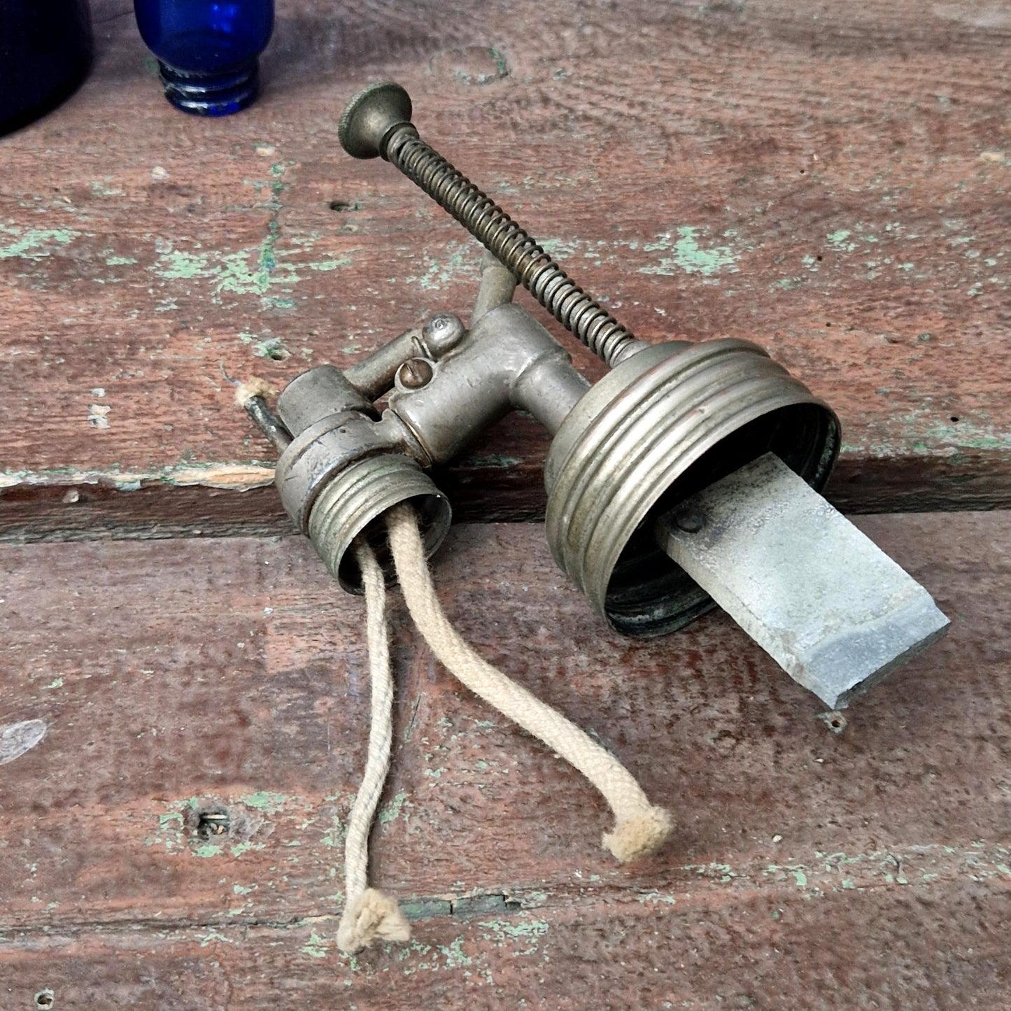 Vintage "Luminus" electrochemical lighter with Grenet battery