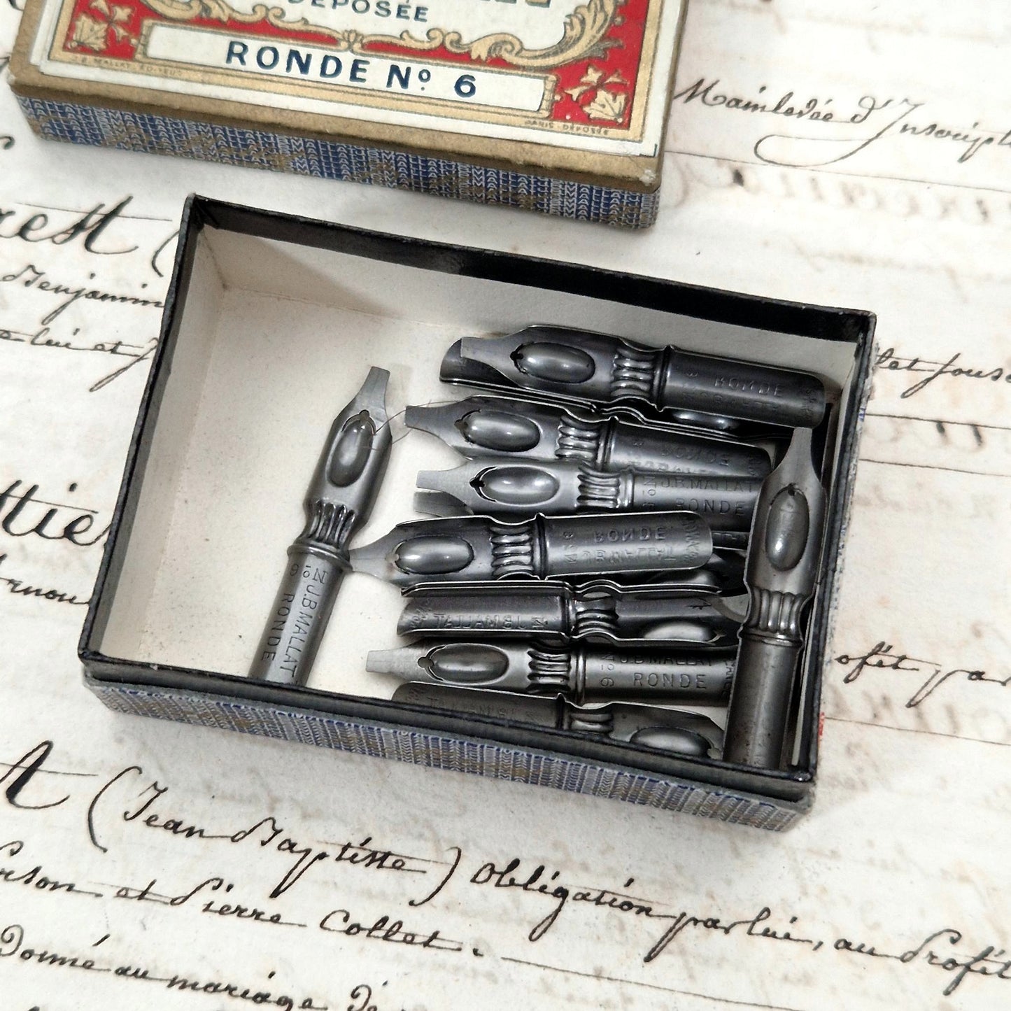 Box of antique "J.B. Mallat - Ronde N°6" nibs