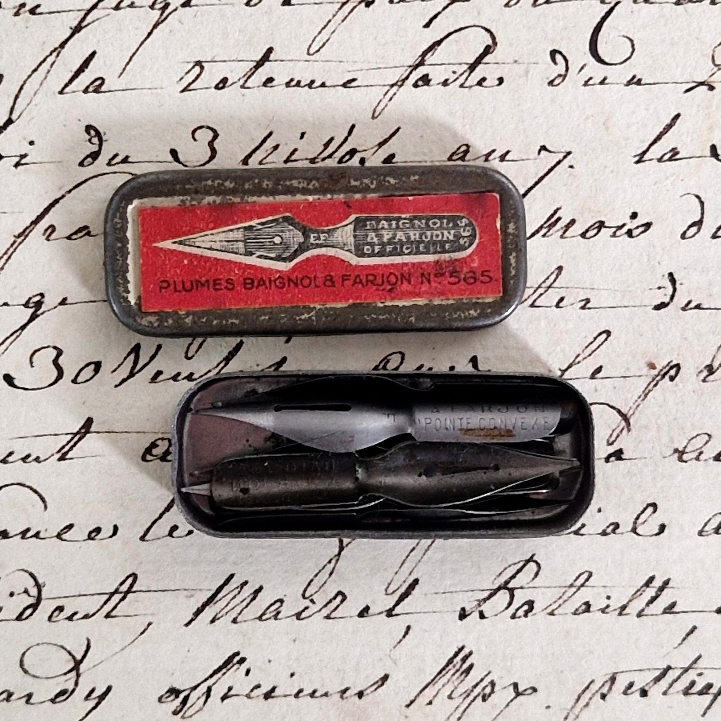 Ancienne boîte de plumes « Baignol & Farjon n°565 »