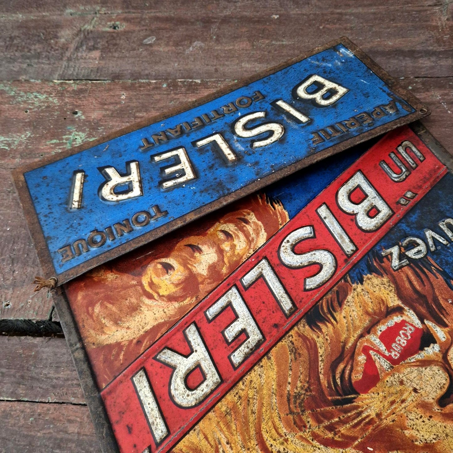 Rare Tôle lithographiée publicitaire « Bisleri Fortifiant »