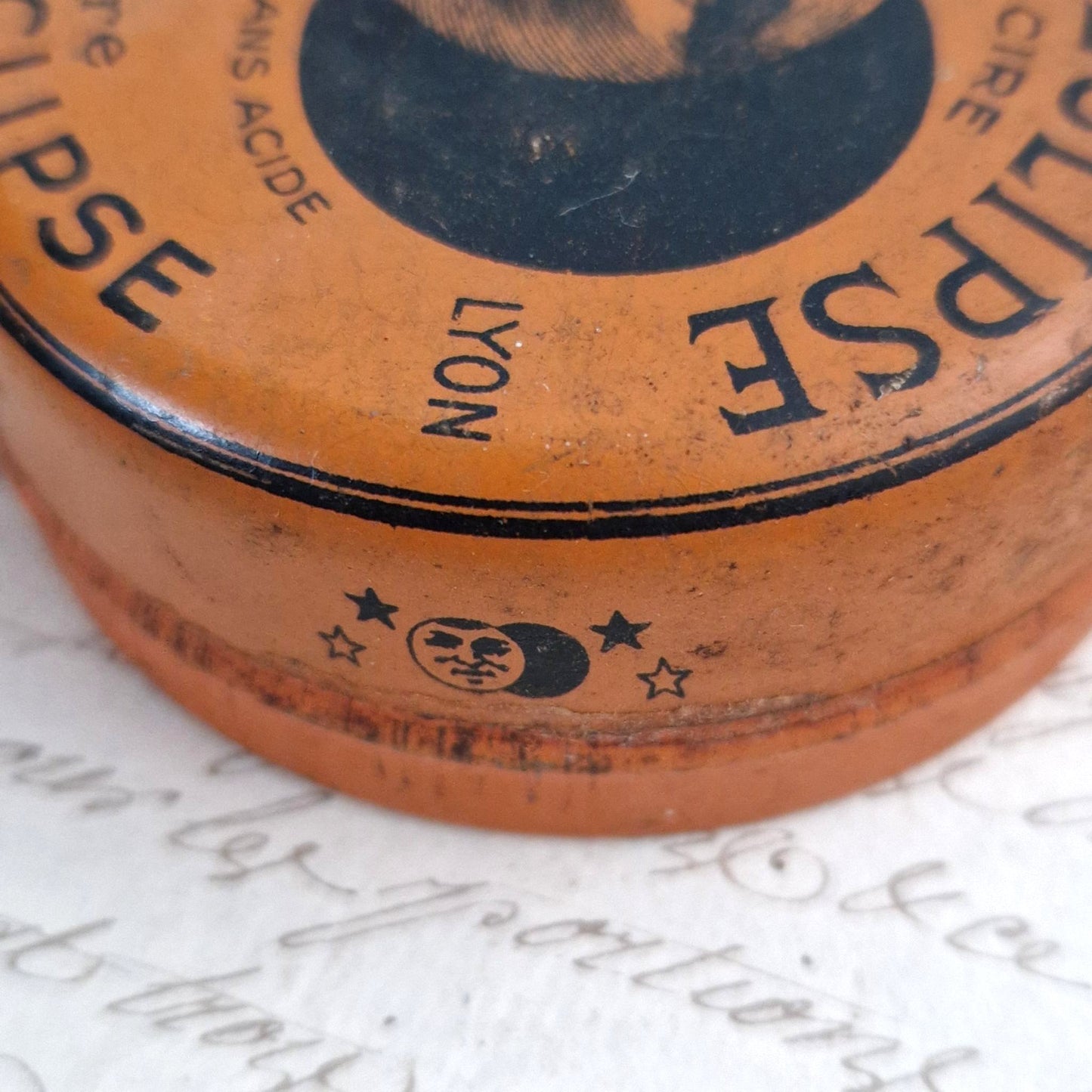 Ancienne boîte de cirage orange « Crème Éclipse à la cire » N°3