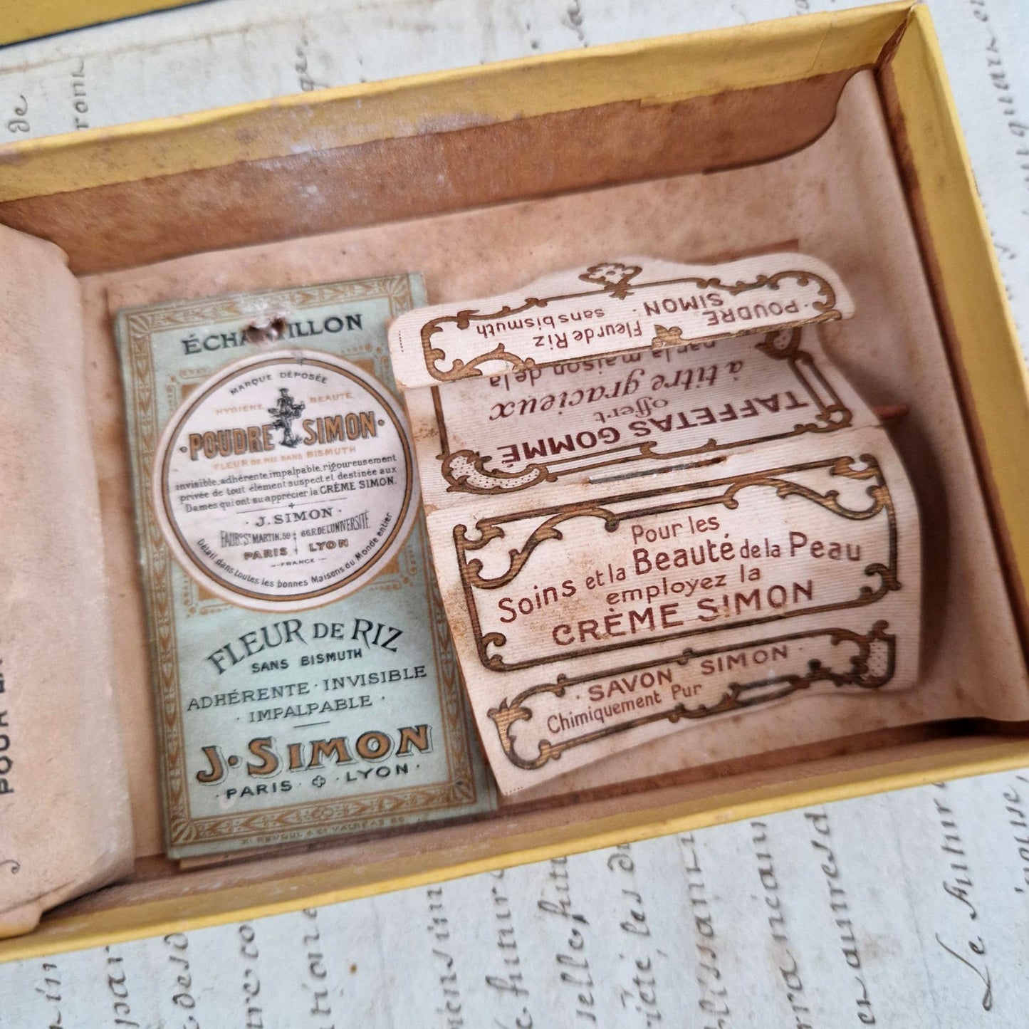 "Savon de la Crème Simon" Perfume Box - Circa 1890