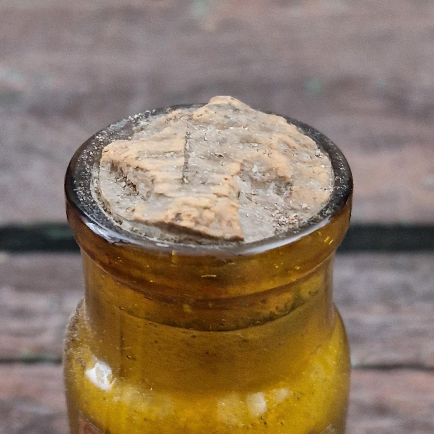 Ancien flacon de pharmacie « Oxyde jaune de mercure »