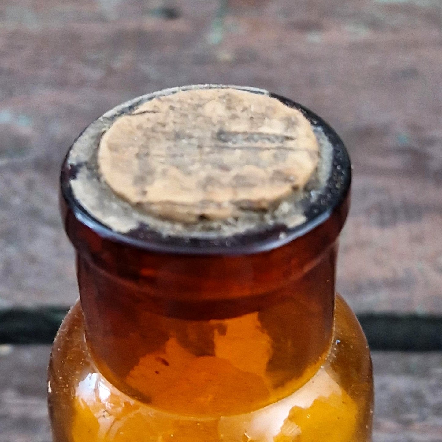 Ancien flacon de pharmacie « Thymol - Acide thymique »