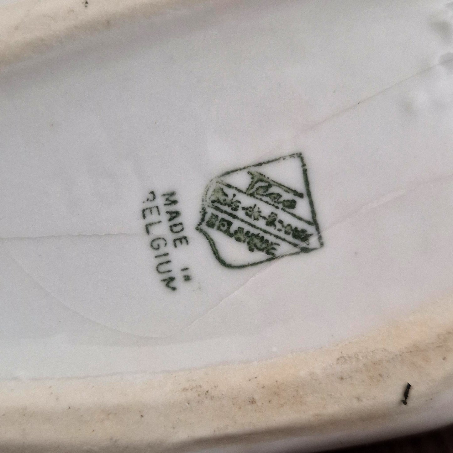 Ornement « Poignée de mains » en porcelaine