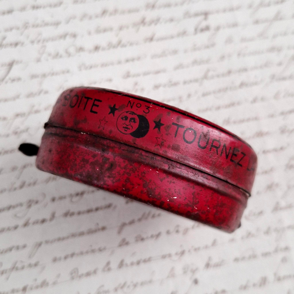 Éclipse red shoe polish cream tin no. 3