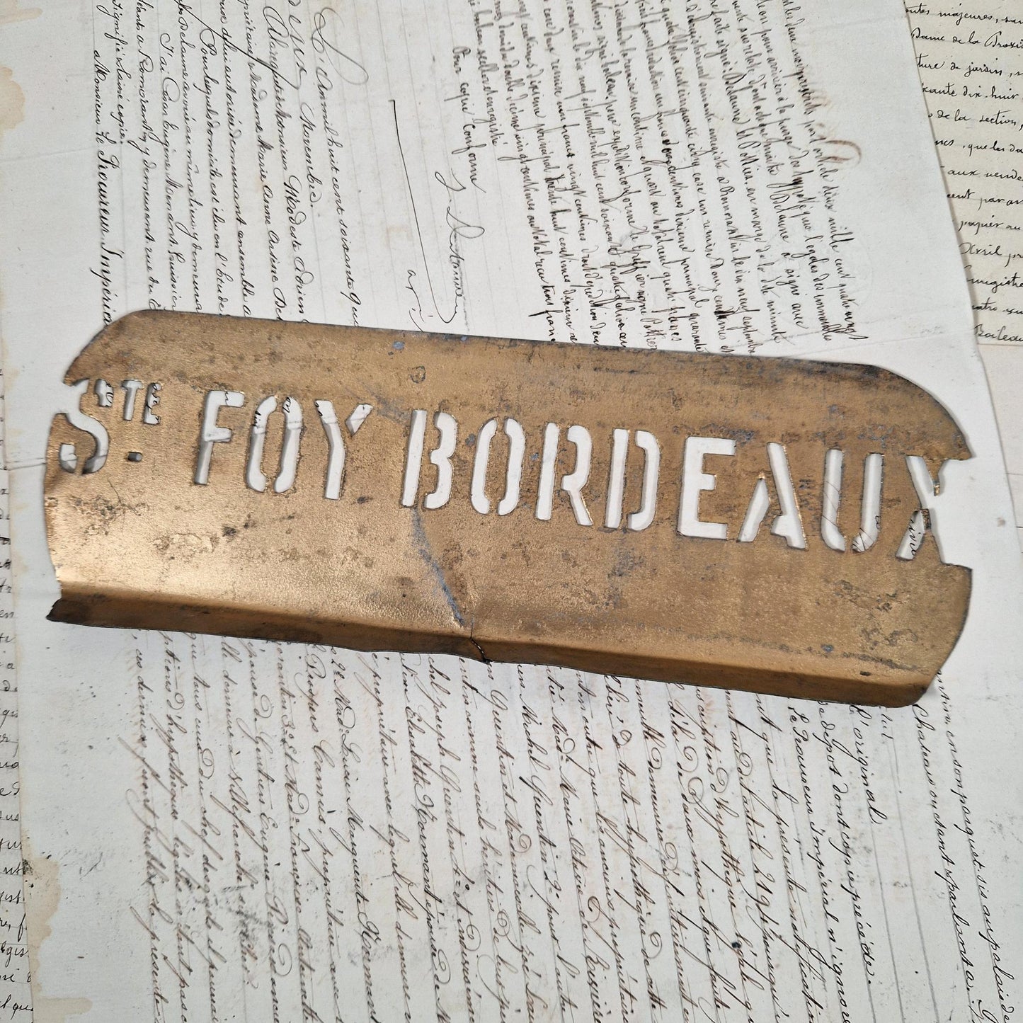 ancien pochoir viticole bordeaux laiton