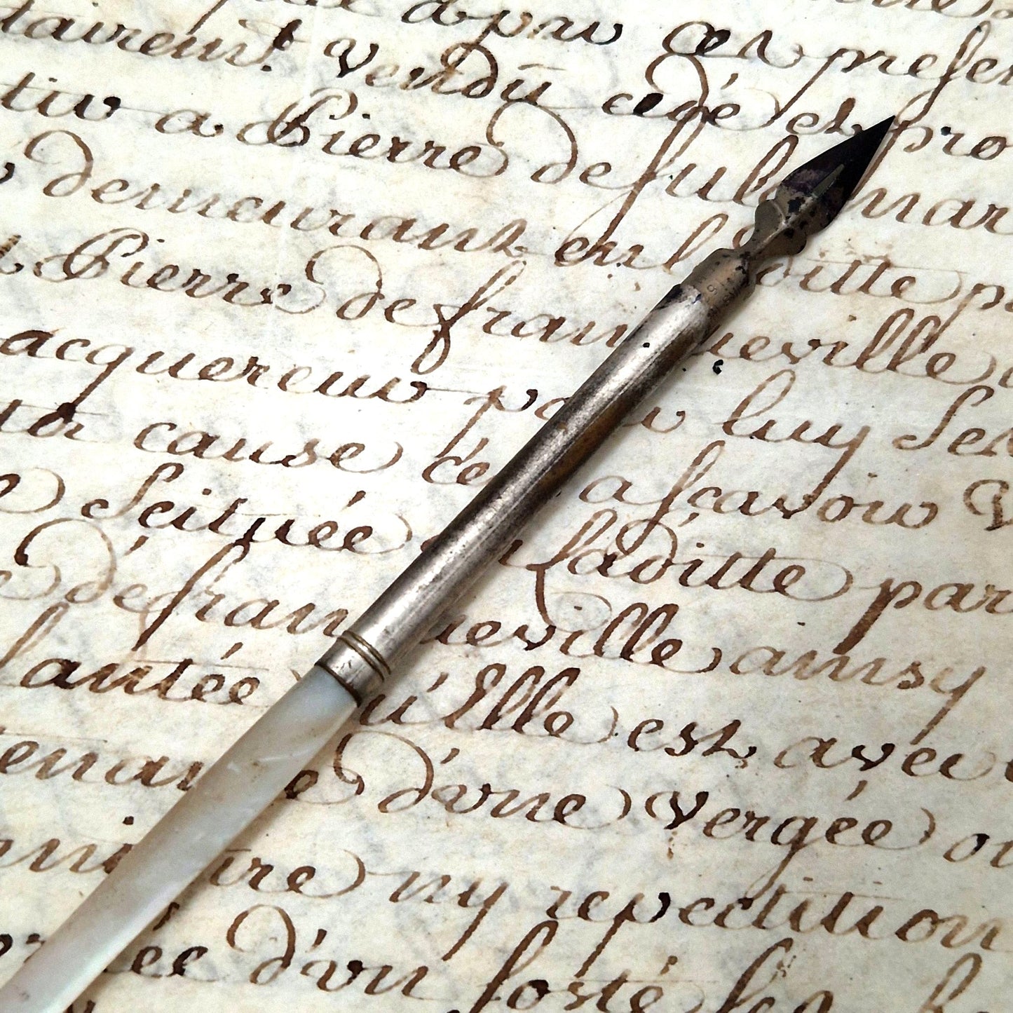 ancien porte-plume en nacre