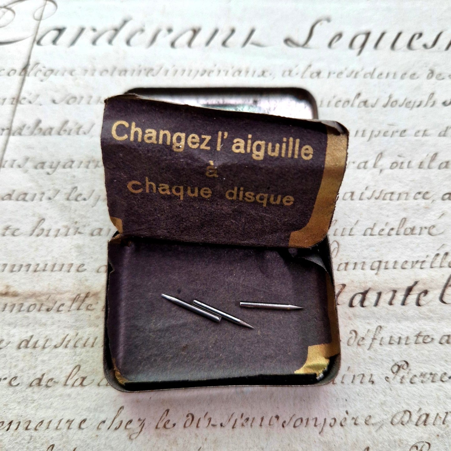 boite metal phono vintage gramophone