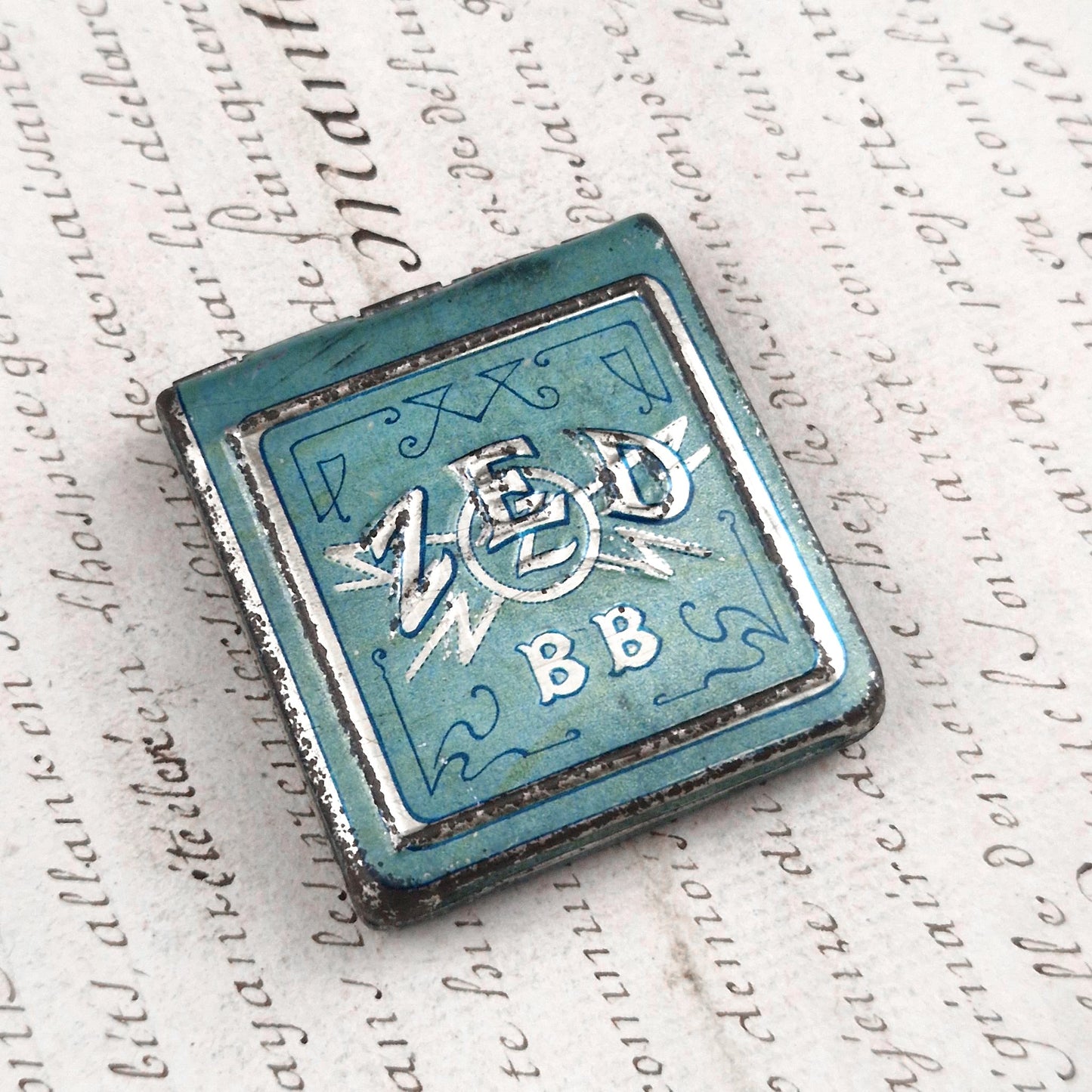 "ZED - BB" cigarette paper box