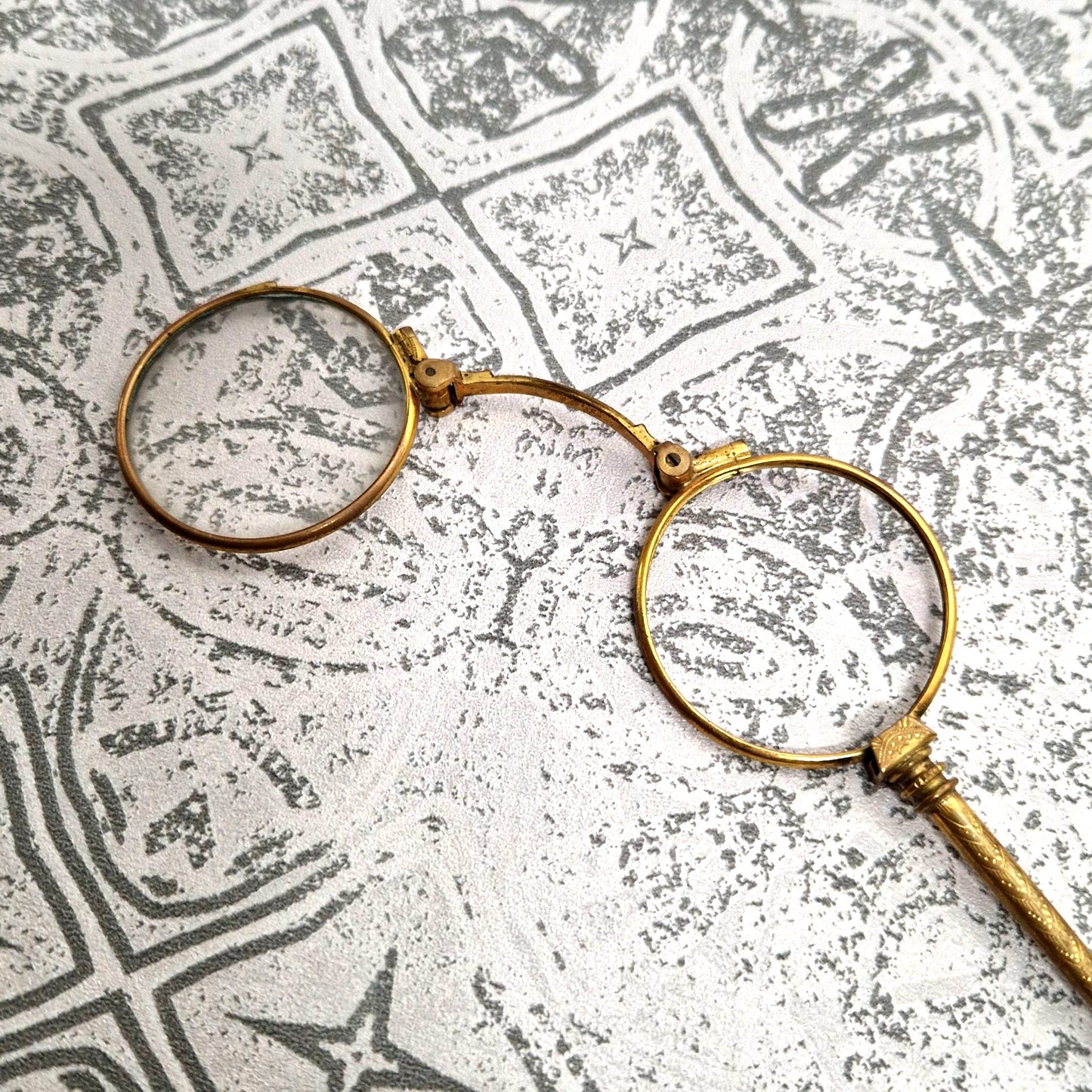 optical curiosity vintage piece