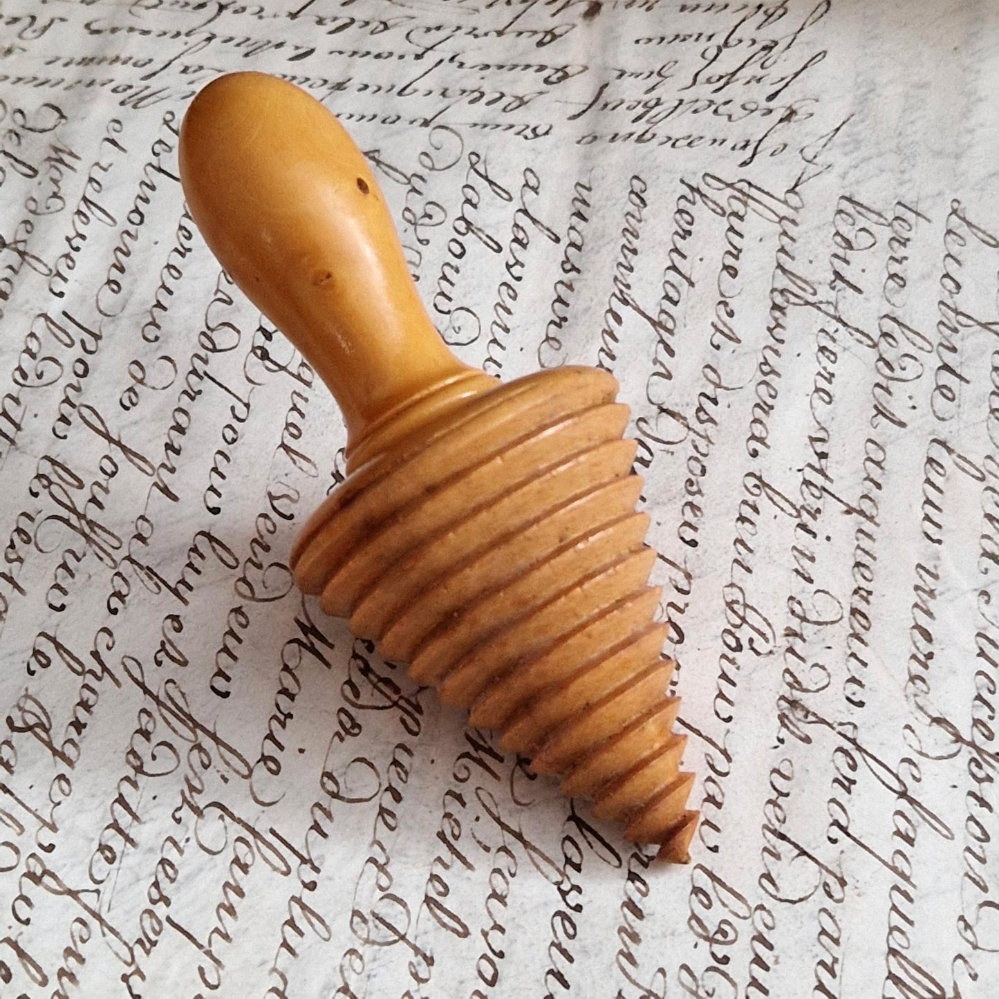 Ouvre-bouche médical ancien en bois tourné, Vers 1900