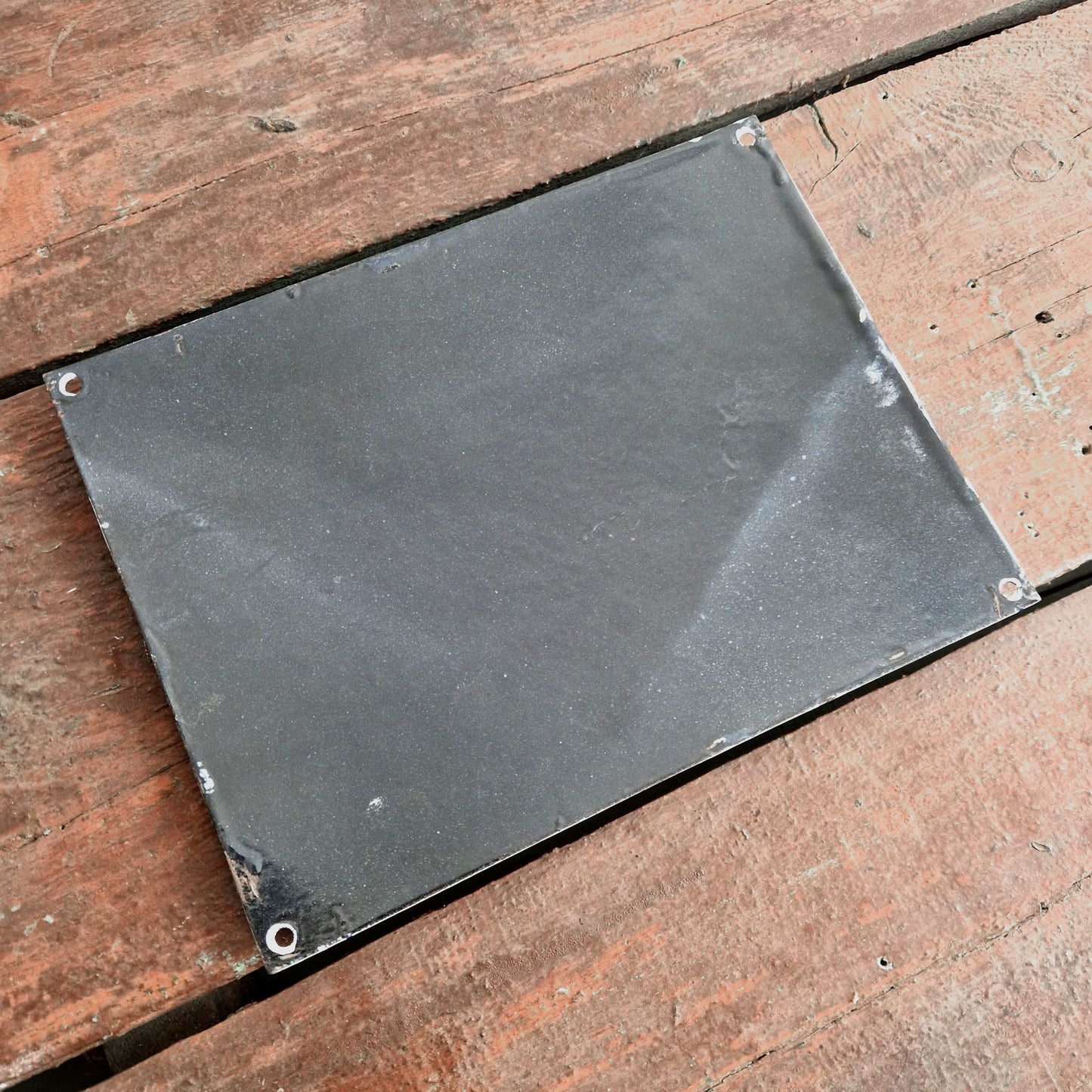 plaque émaillée tailleur dames