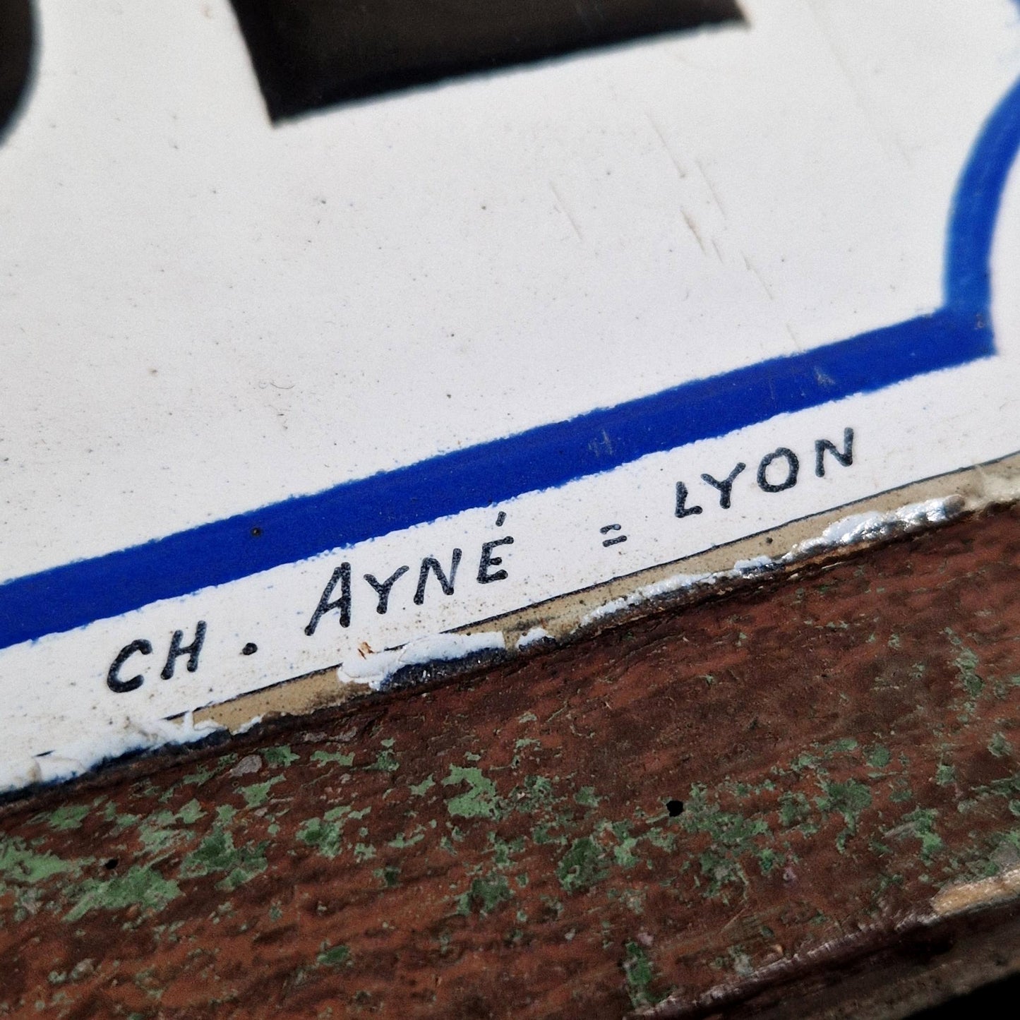 Large enamel sign "Concierge"