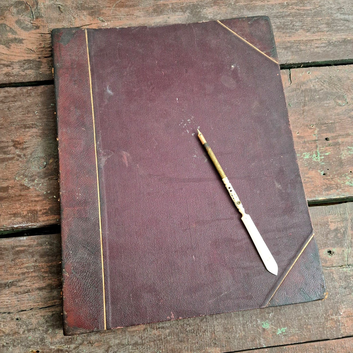 recueil monogrammes anciens dessinés main