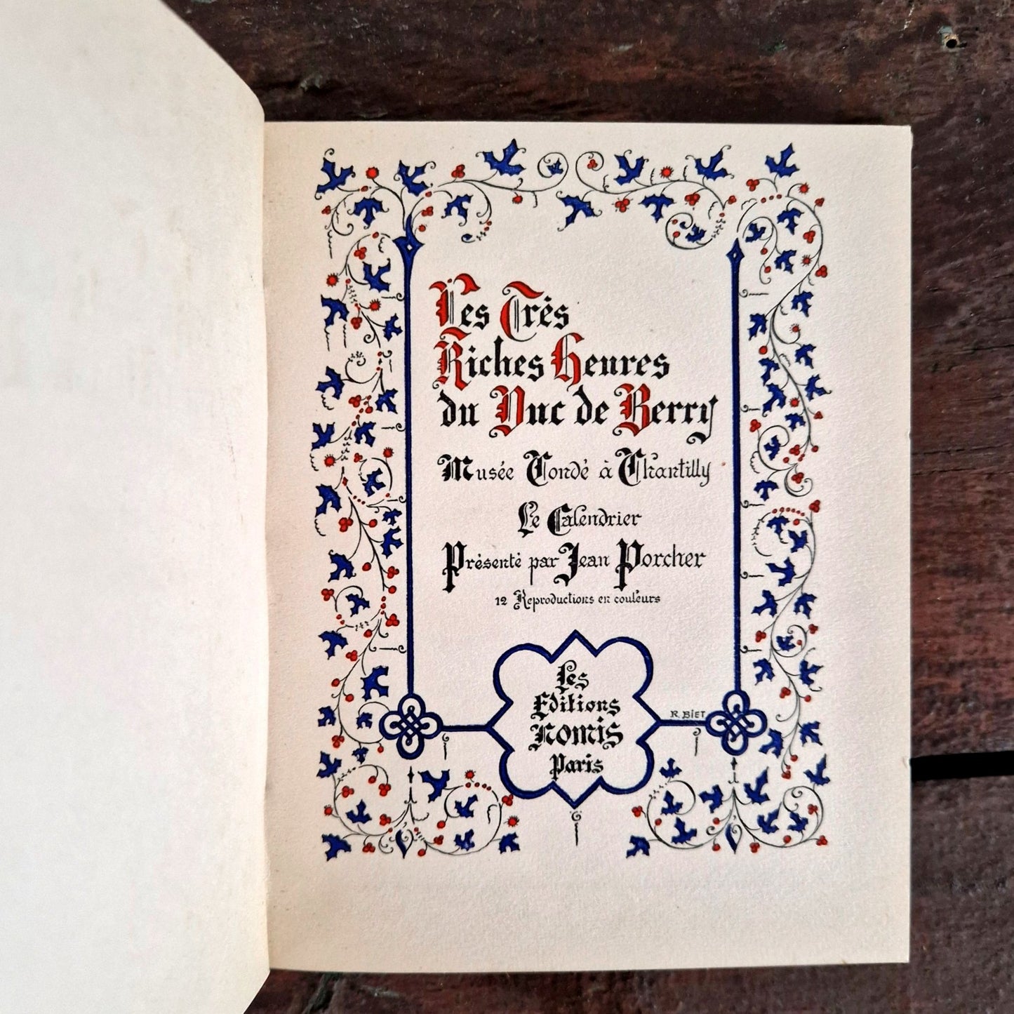 reliure enluminure peinte komikis