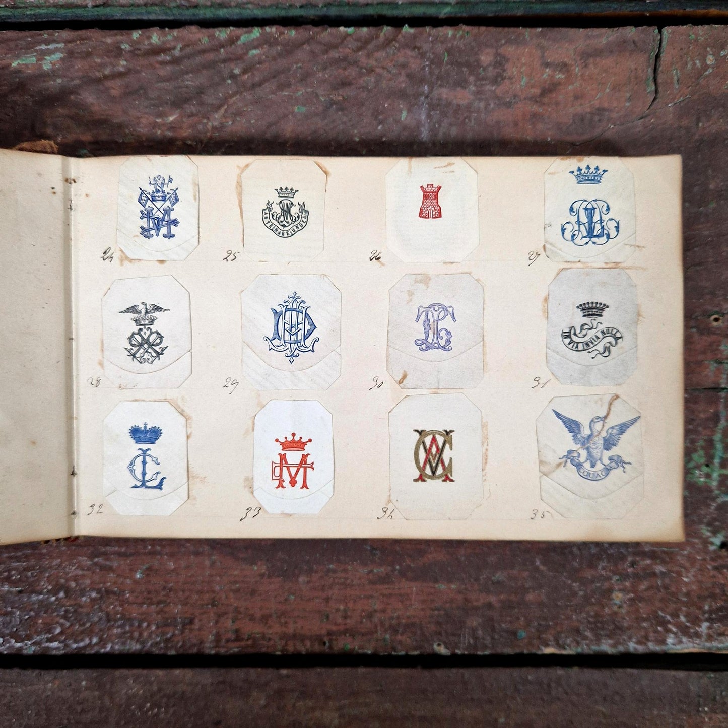 repertoire armoiries etiquettes typographie