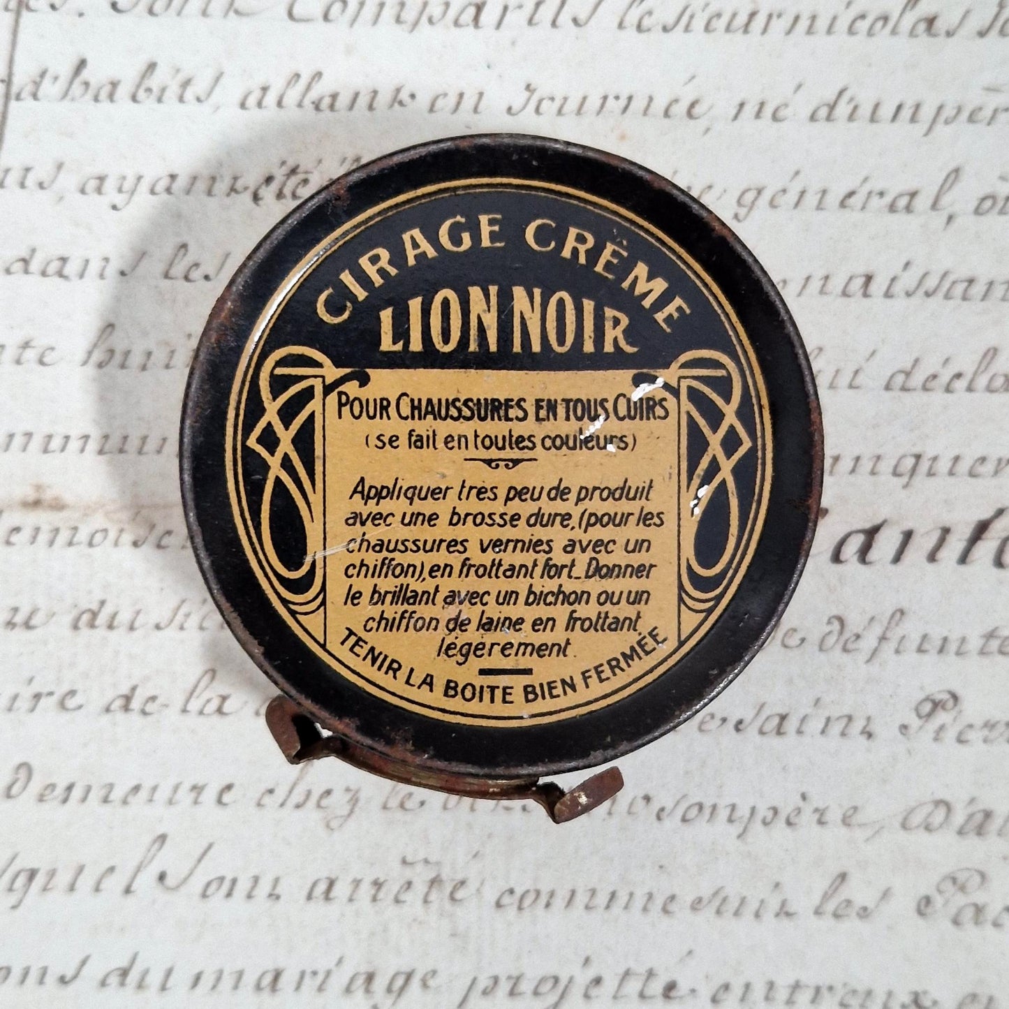 Petite boîte de cirage « Lion Noir – Paris-Montrouge »