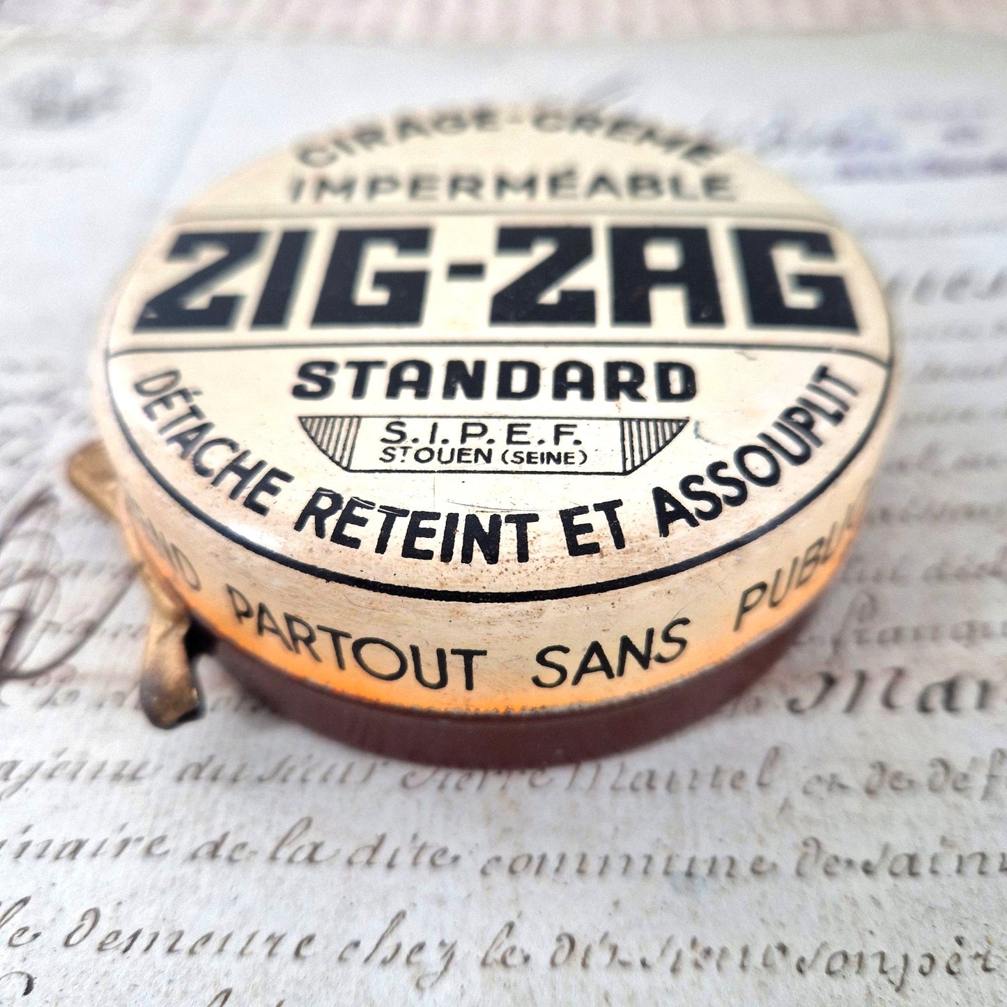 zigzag shoe polish tin