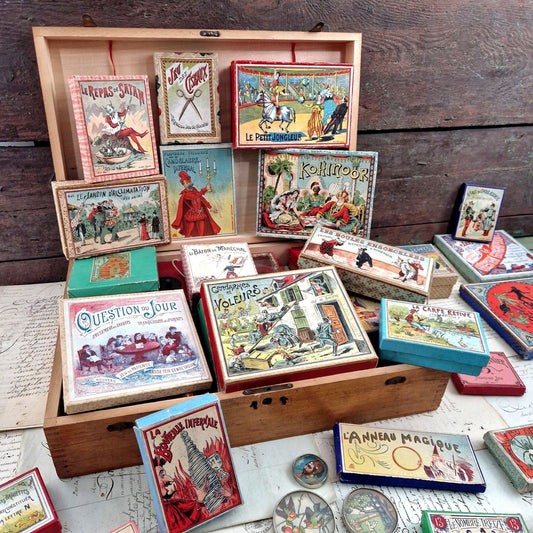 Boite d'anciens jeux réunis