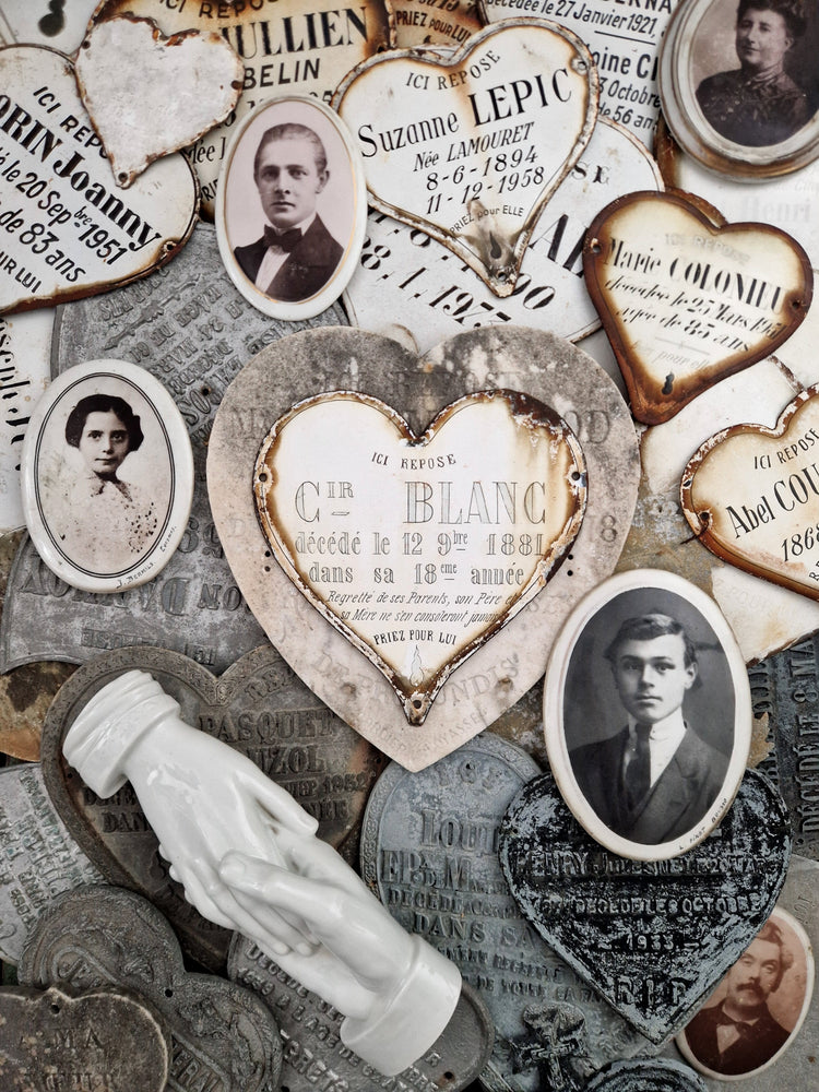 Art funéraire ancien et objets mortuaires