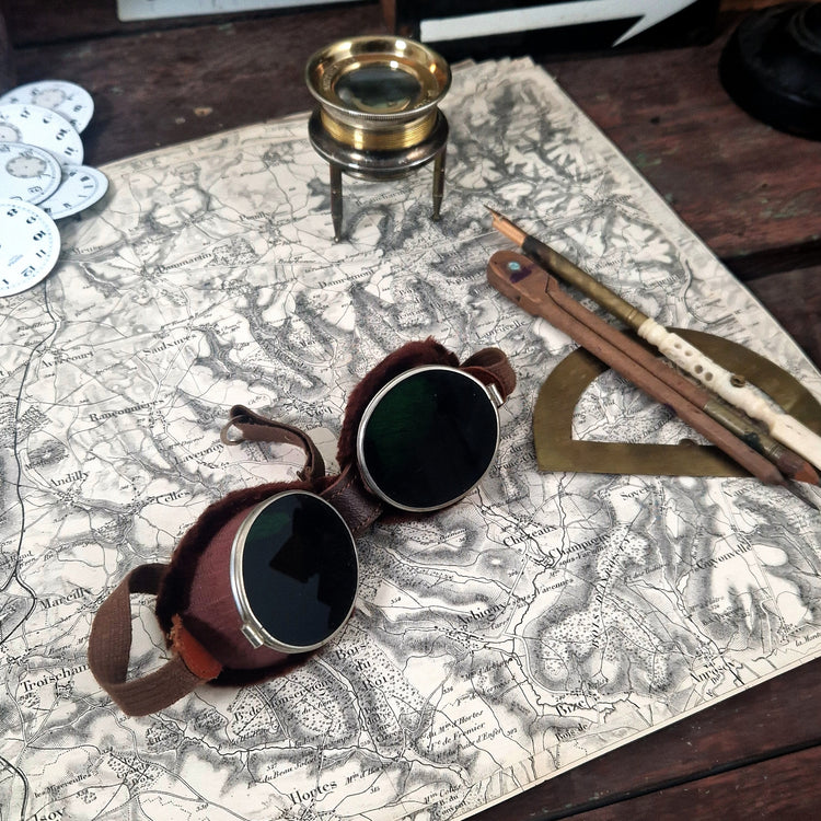 curiosités de voyage et objets animaliers