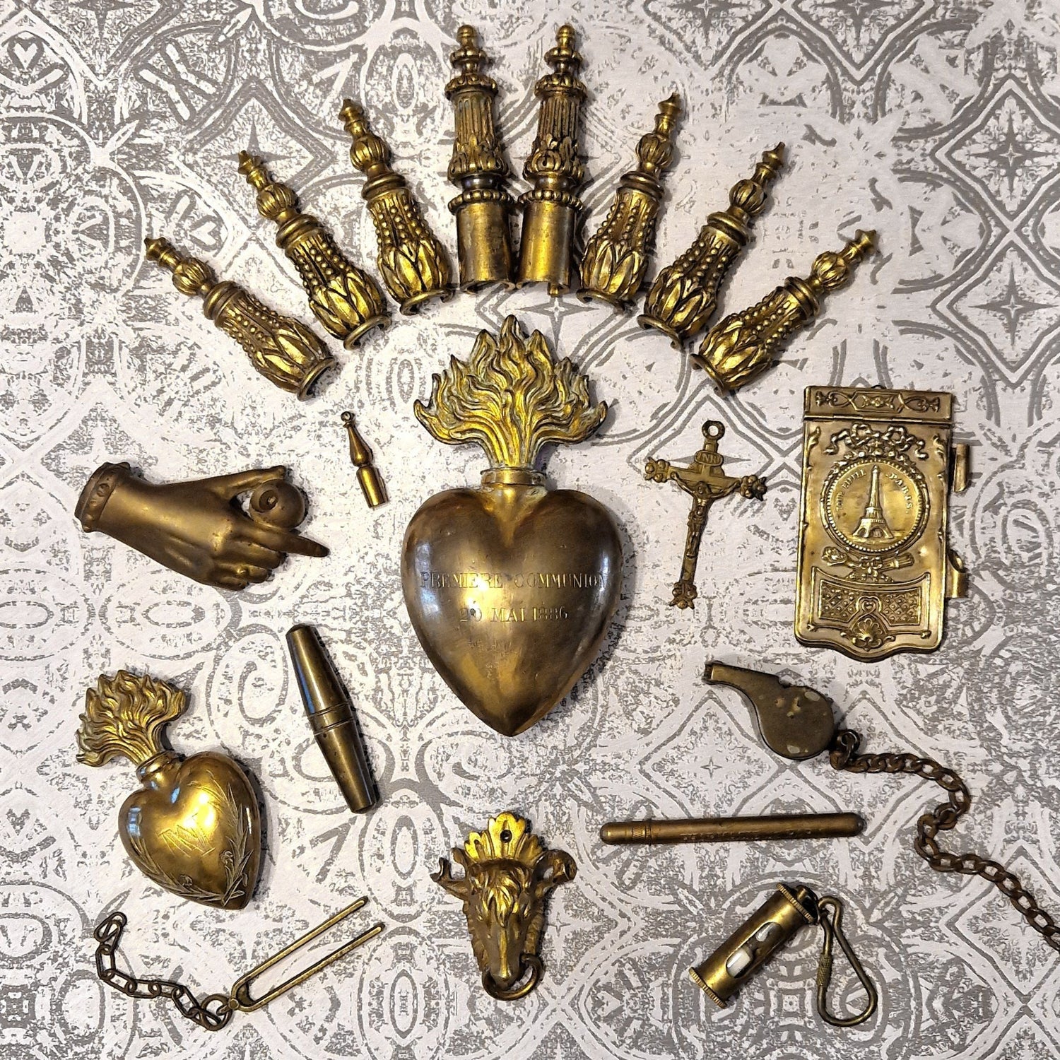 curiosités et objets anciens insolites et rares