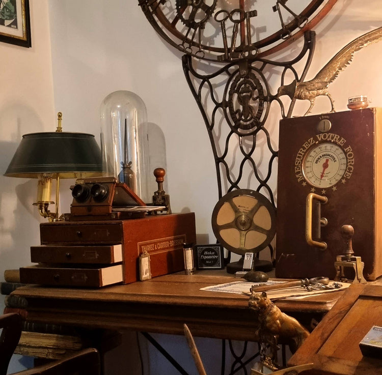 Objets & accessoires de bureau anciens
