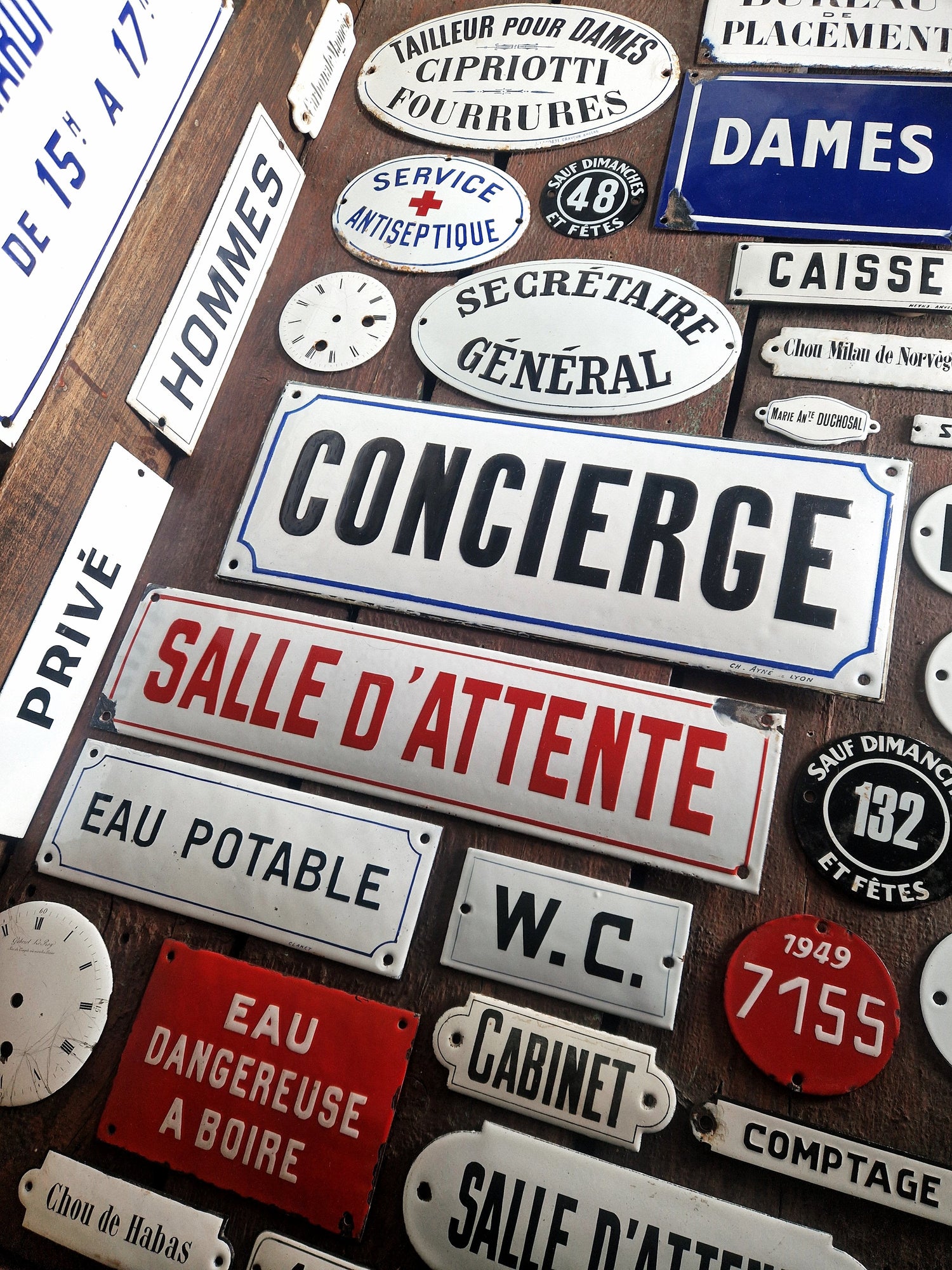 Anciennes plaques émaillées