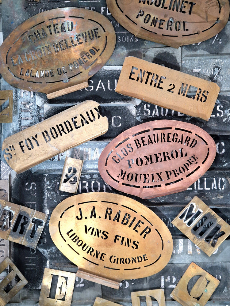 Pochoirs anciens - Lettres, chiffres et typographies d’ateliers