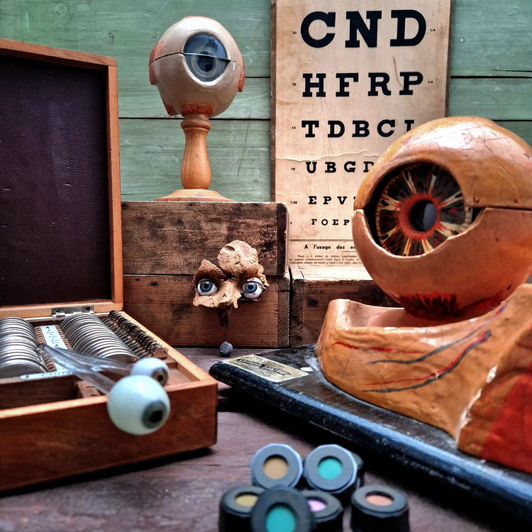 Vente brocante ophtalmologie, optique et oculariste