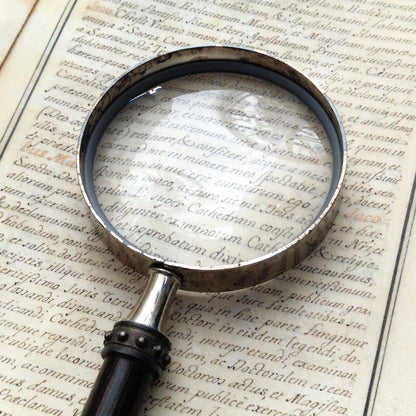 Grande loupe - manche en bois exotique, embout éléphant